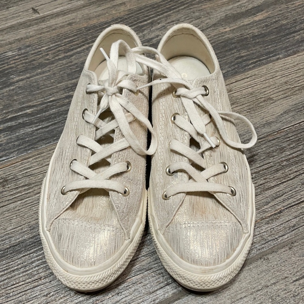 Gold Converse